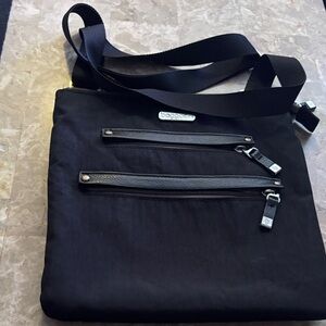 Baggallini  Medium Crossbody Bag. EUC